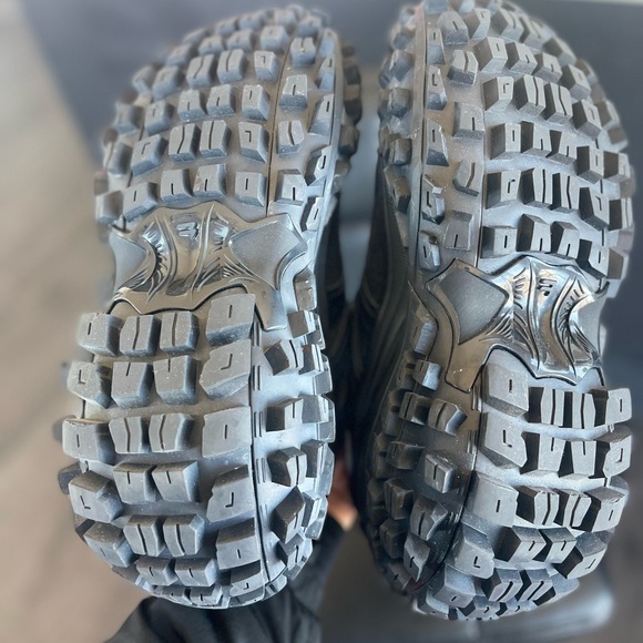 Balenciaga defender - Picture 7 of 7